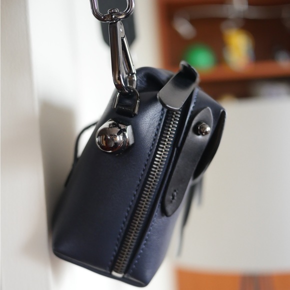 Pugnetti Micro Tool Bag in dark blue with black hardware - Picture 3 of 11